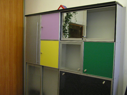 Алюминиевые фасады украшают кухни и гостиные