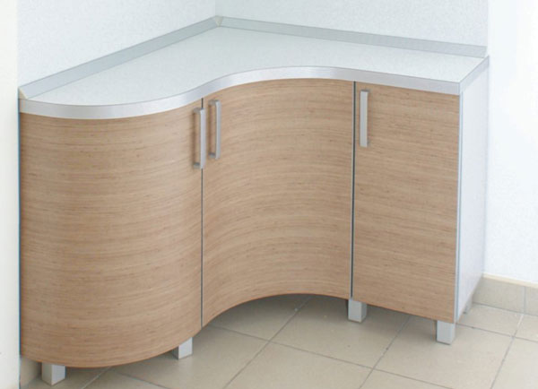 кухонный стол с гибкими дверцами