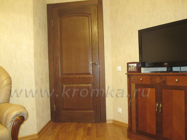 Очень малое пространство у двери в кабинет