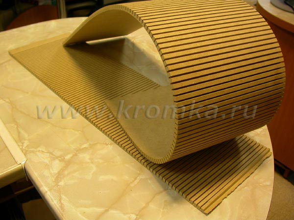 Внешний вид листов гибкого МДФ - основы будущих гнутых мебельных фасадов Внешний вид листов гибкого МДФ - основы будущих гнутых мебельных фасадов