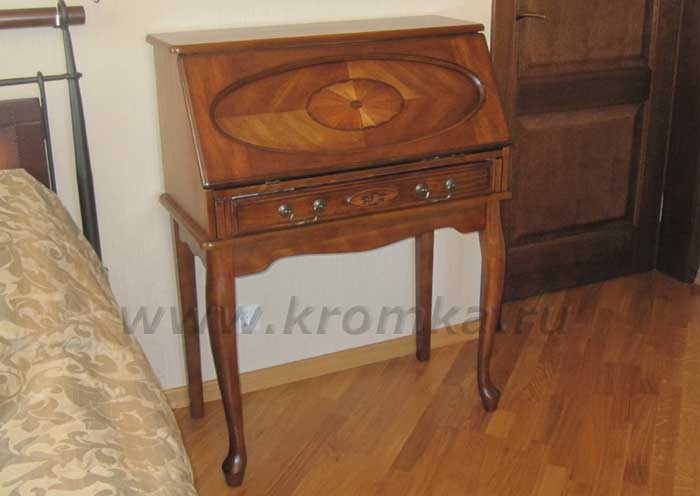 А это гордость супруги – ее личное бюро и, по совместительству место работы, дома