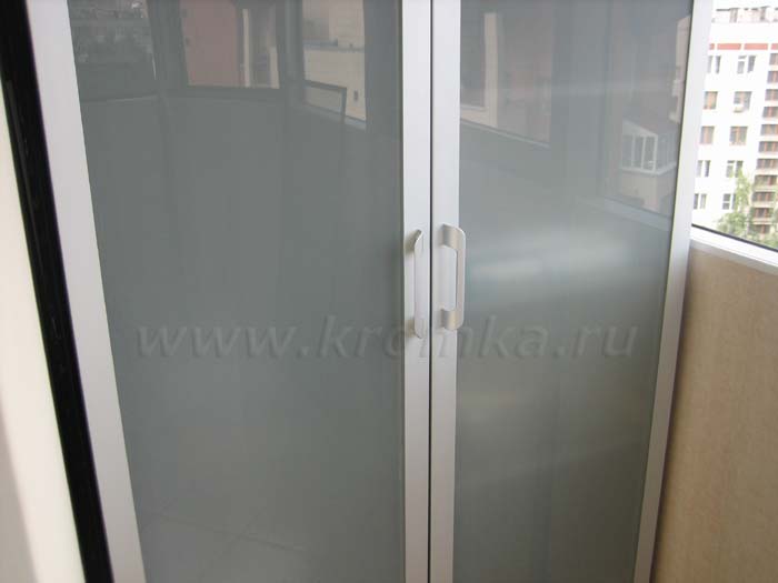 Завершая эпопею ручек покажем поближе ручки на шкафе сына