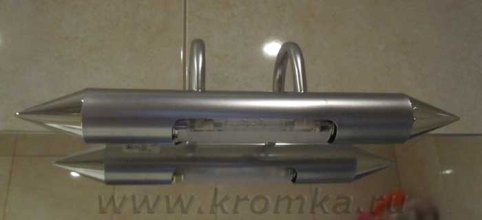 Светильник над зеркалом в ванной комнате