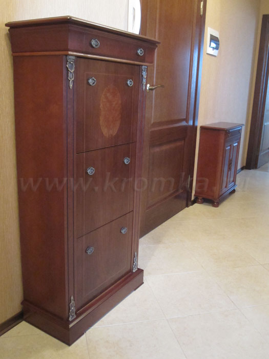 два обувных шкафа в прихожей два обувных шкафа в прихожей